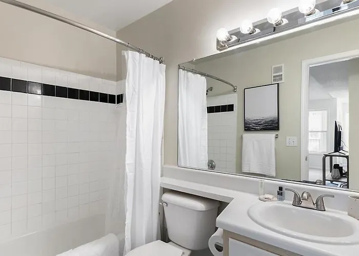Landing Modern With Amazing Amenities *